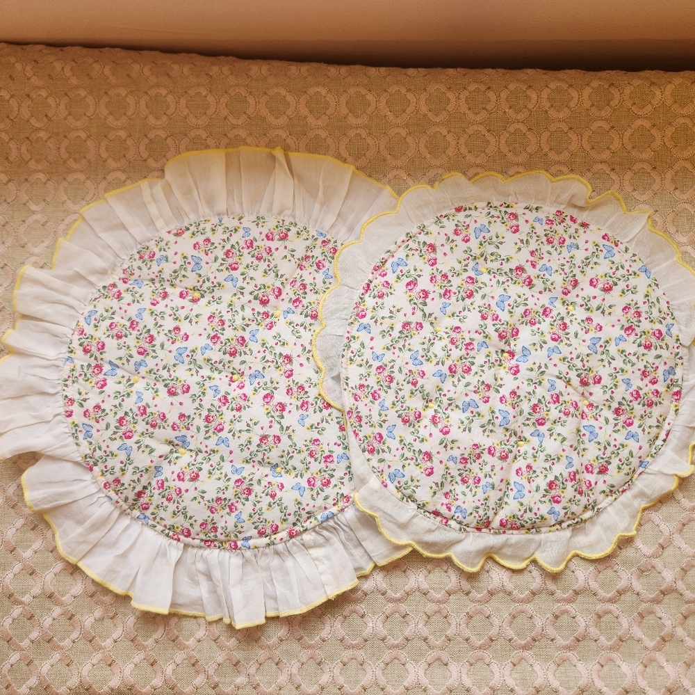 Eddy Misc. Placemat, Napkin and Pocket Square Samples in Yellow Floral - Picture 4 of 12